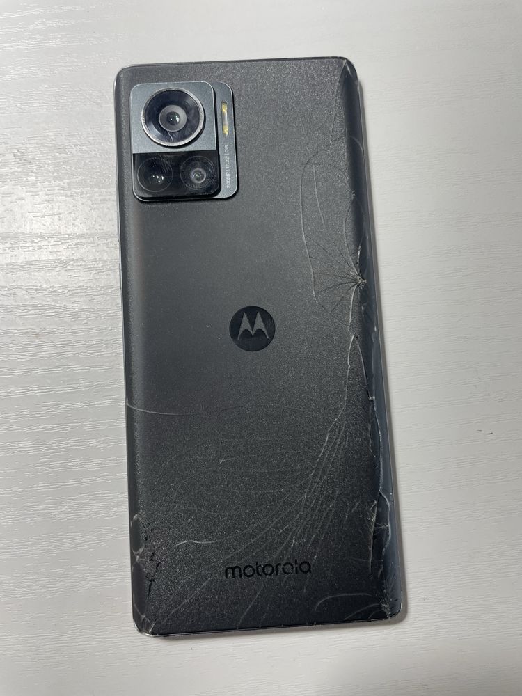 Vand Motorola Edge 30 Ultra, model 256gb si 12 ram