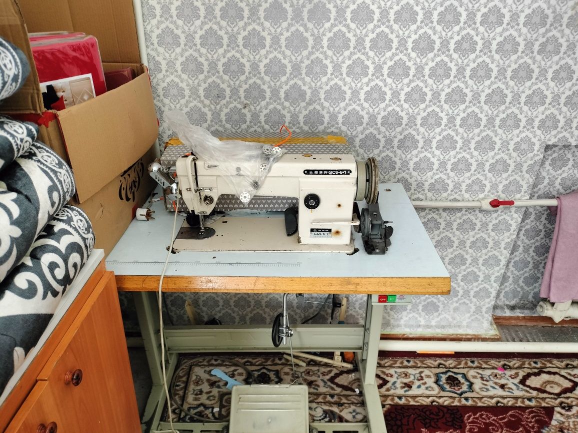 Продается швейная машина