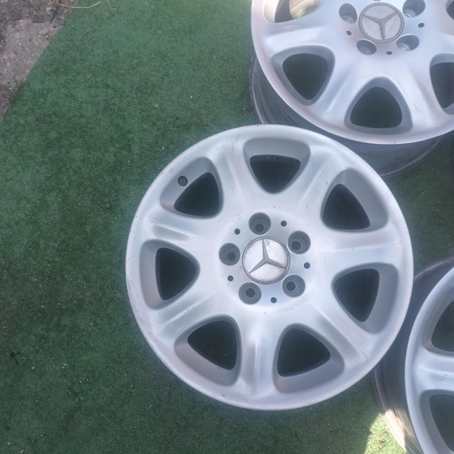 Продавам 16цола за Мерцедес 7.5J ×16 ет46 ц.66.6мм 5×112