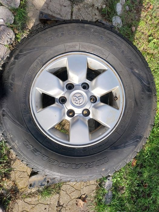 255 70 15 джанти за Toyota Hilux и Land Cruiser.