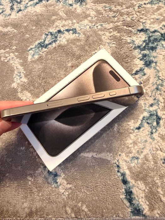 Iphone 15 Pro Titanium 128 - Garantie mai 2026