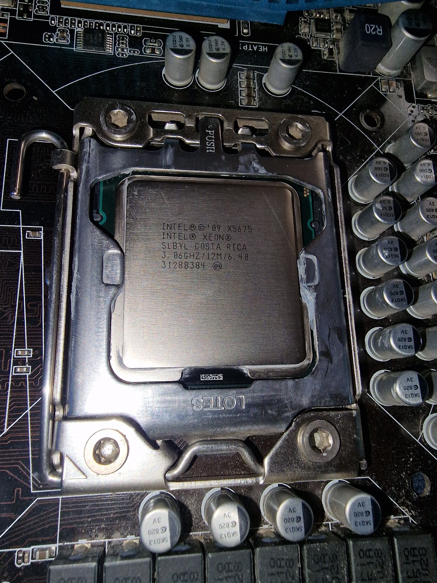 ASUS P6X58D-E X5675 24GBDDR3