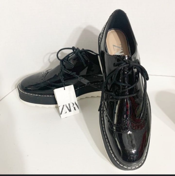 Ghete Zara ,model oxford ,noi cu eticheta