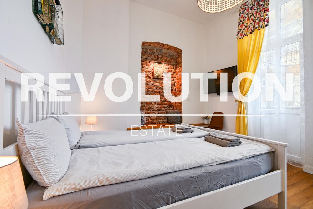 Продава се Тристаен апартамент в София, Център - 80 кв.м за 5000 €/кв.м - Снимка #3