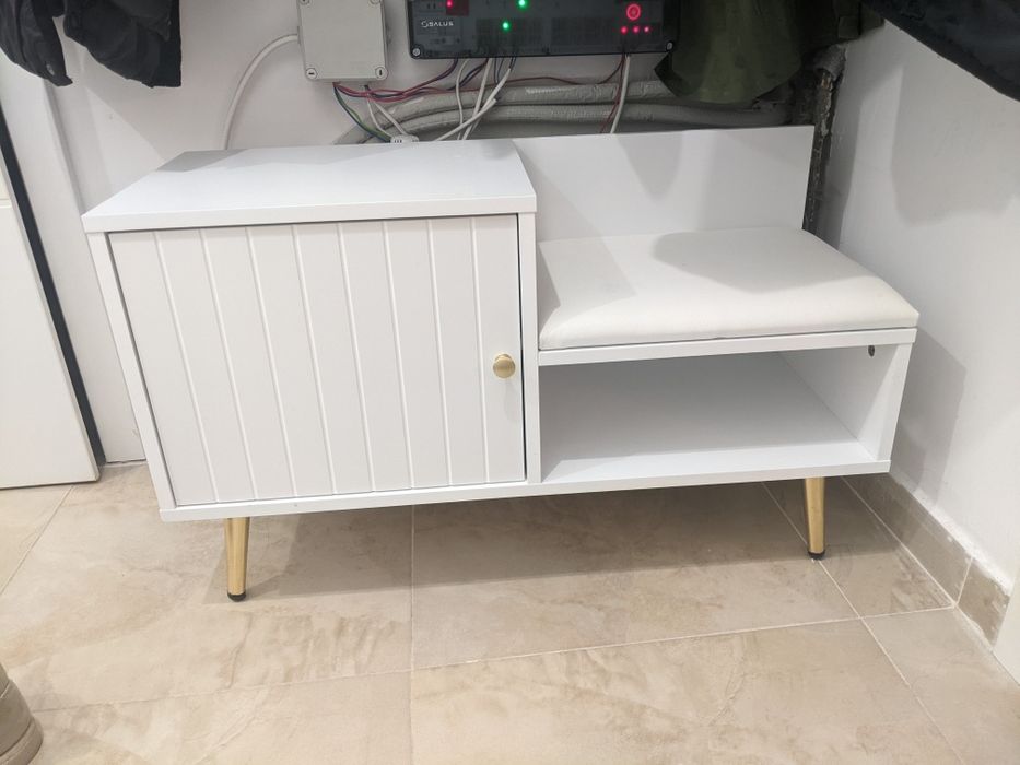 Pantofar alb cu șezut