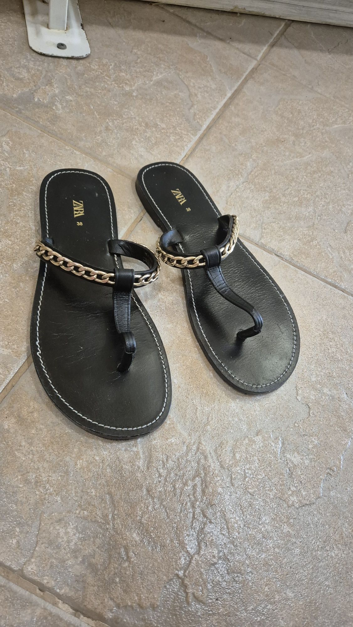 Черни Чехли Zara