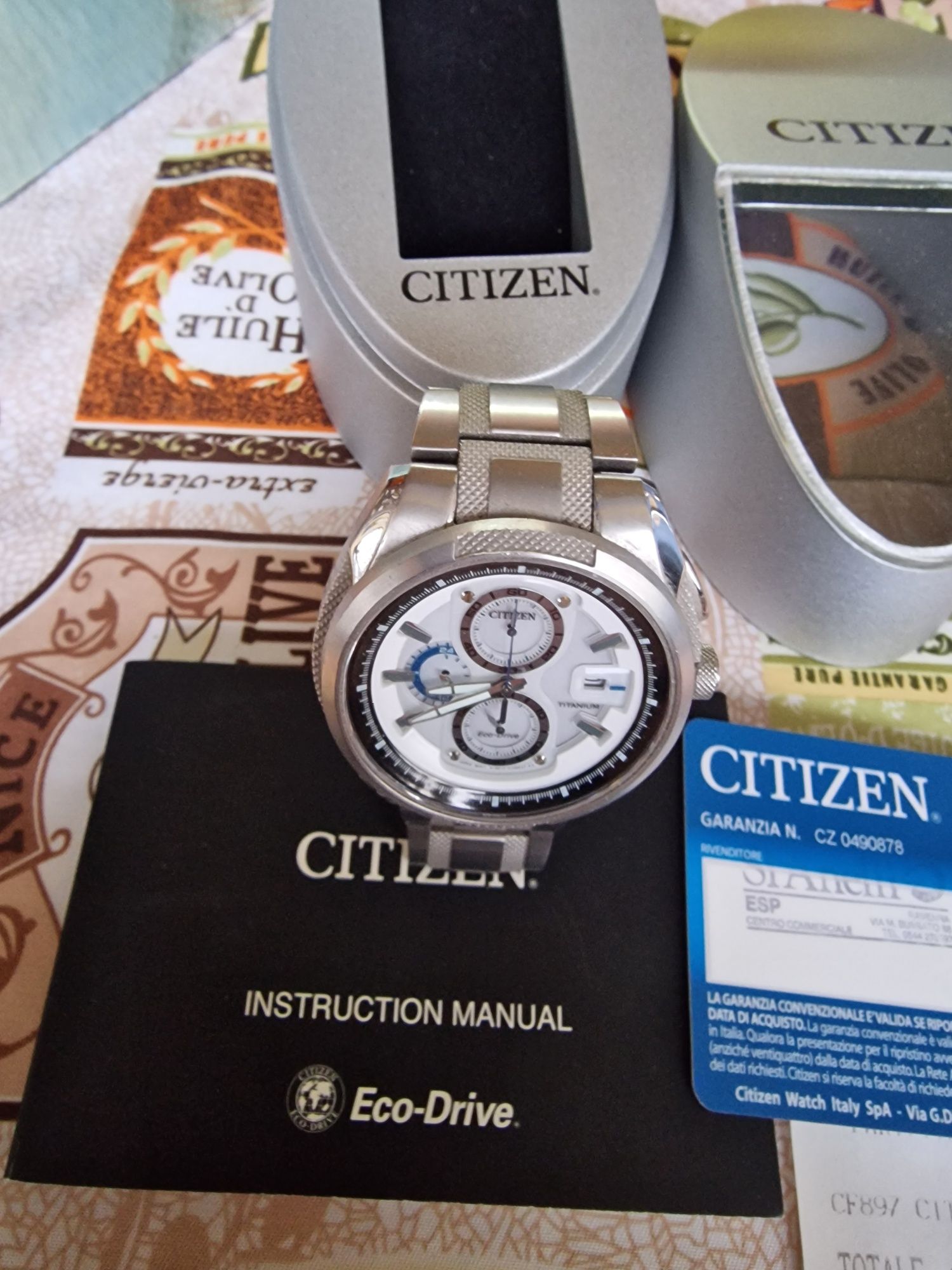 Продавам перфектен часовник Citizen Eco-Drive