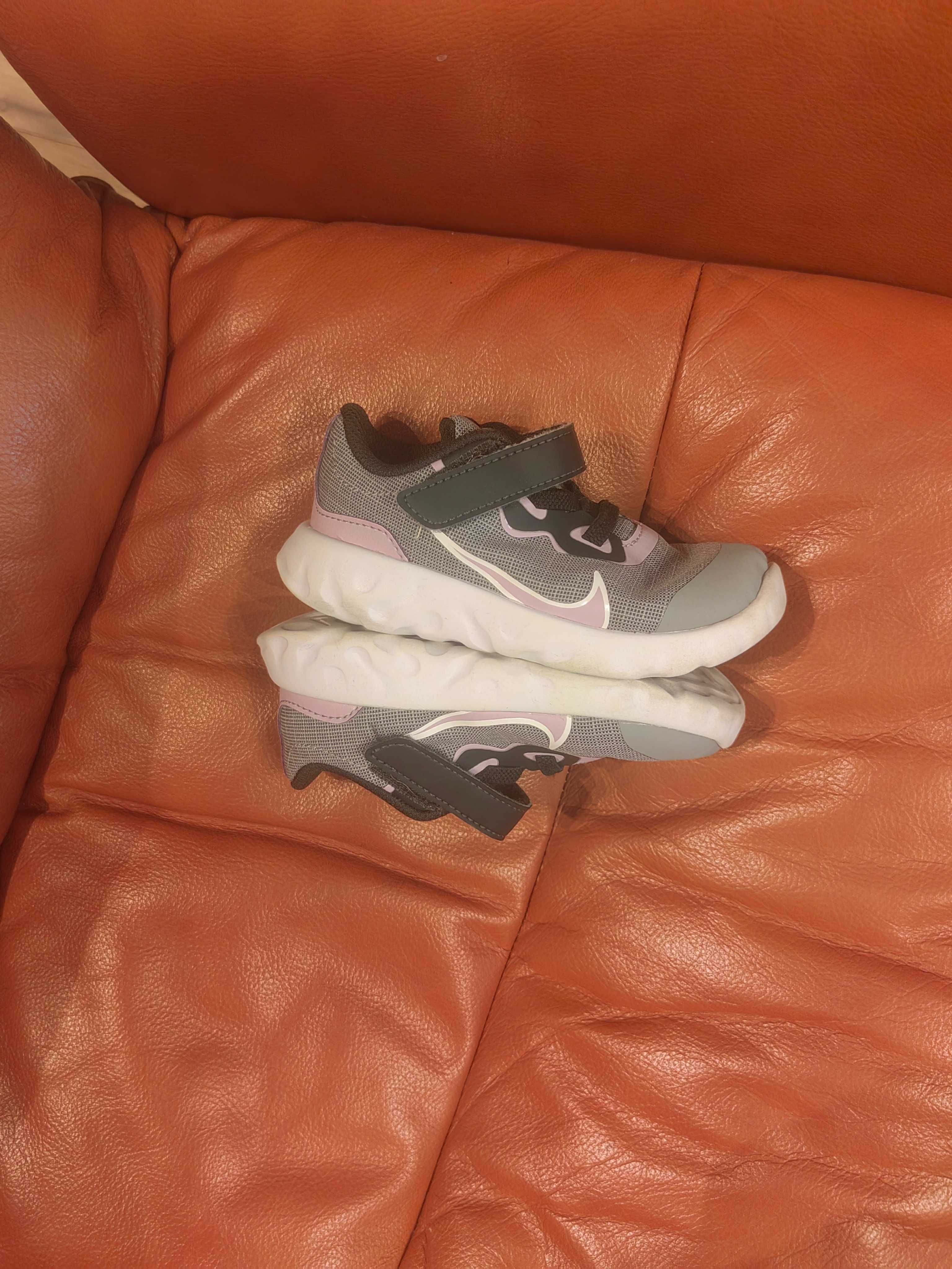 Маратонки Nike за момиче