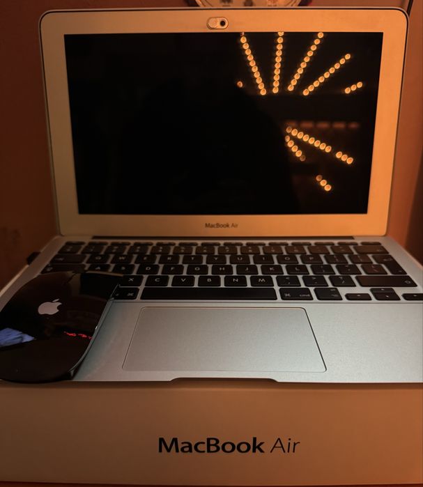 Macbook Air (11 inch early 2014)