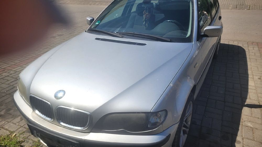 Vind bmw320 pentru piese in stare de funcționare!