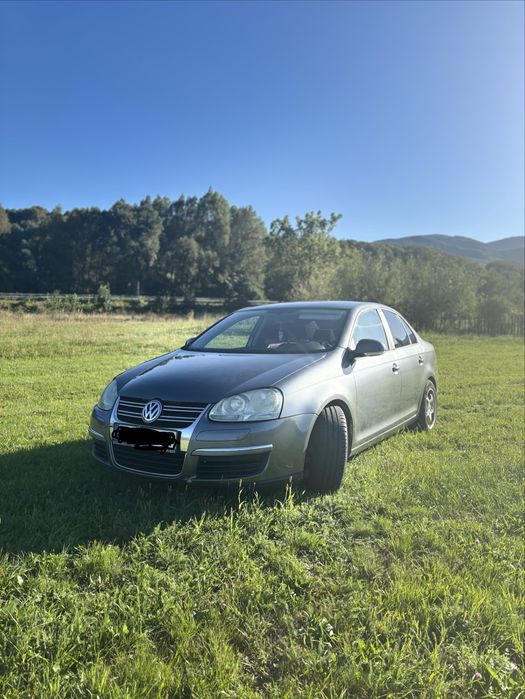 Vând Volkswagen Jetta!