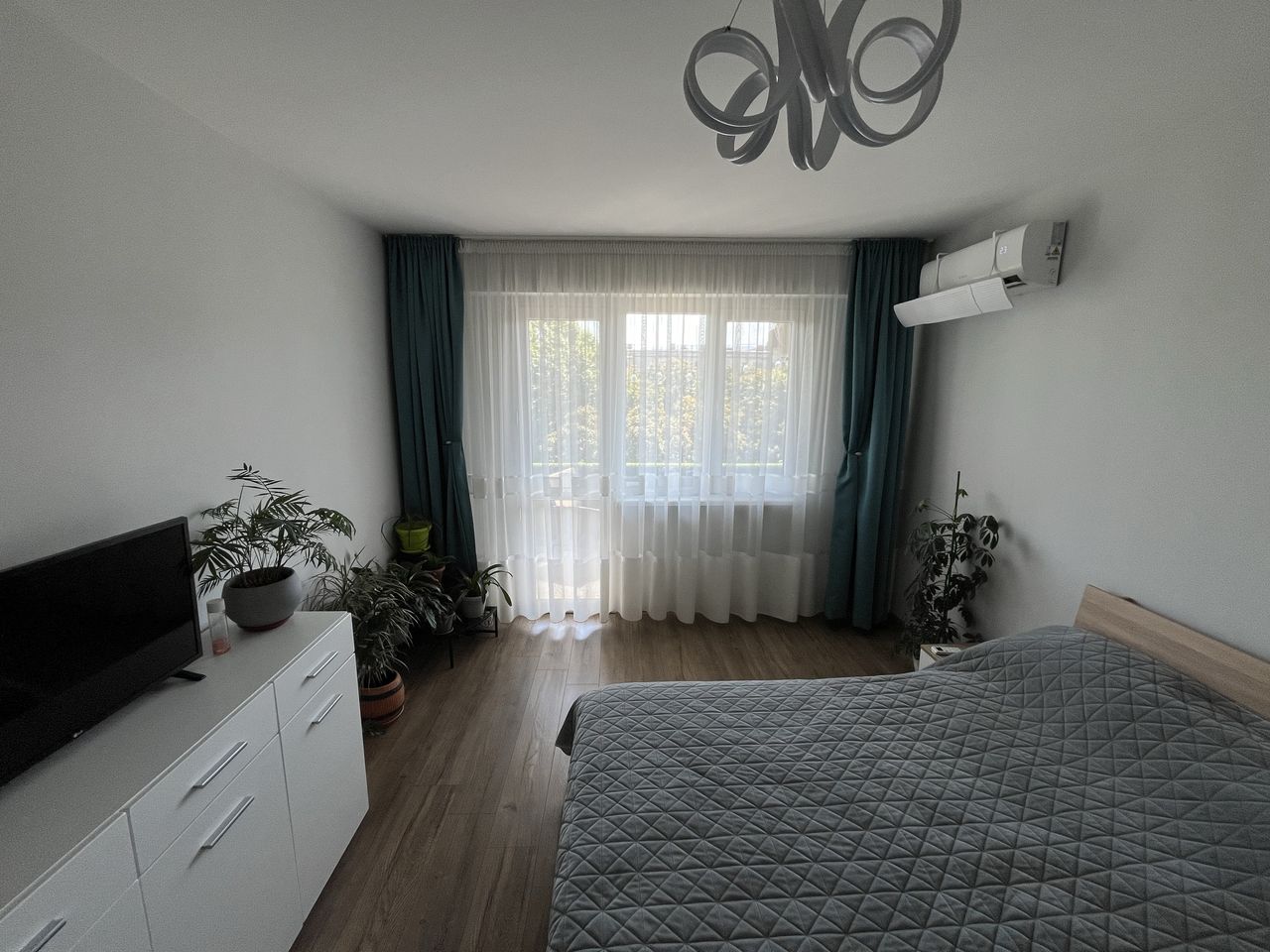 Продава се Двустаен апартамент в Пловдив, Христо Смирненски - 66 кв.м за 2273 €/кв.м - Снимка #12