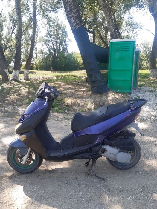 Vand/schimb Aprilia leonardo 125 cu acte