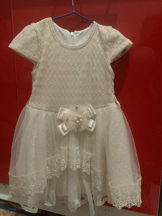 Продам платье для девочки