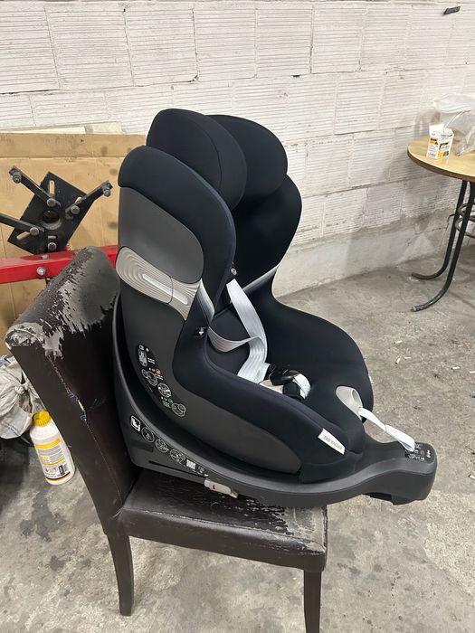 Столче за кола с въртяща се база Cybex Sirona SX2 i-Size