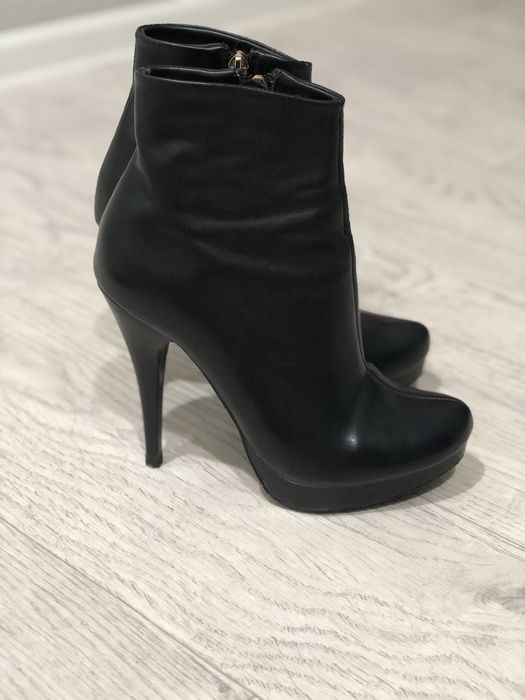 Продам сапоги и туфли в идельном состоянии