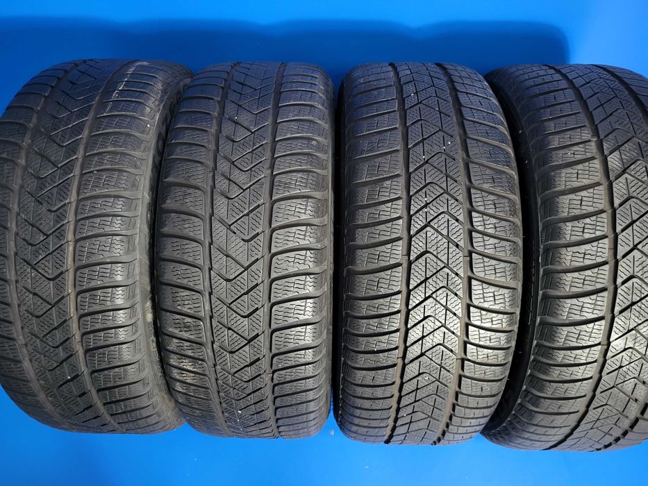 Vand 4 anvelope 245 45 18 Pirelli Sottozero 3 MOE an 2021- foarte bune