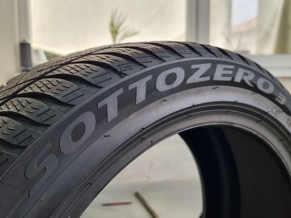 "Dot 24" 235/45/18 Pirelli 2Броя: 300лв 6.3мм