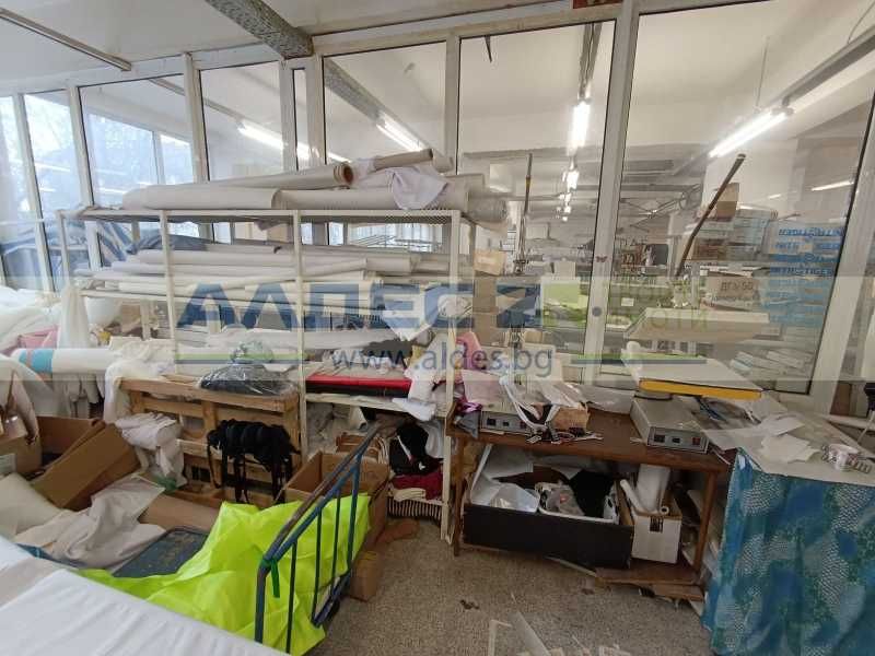 Дава се под наем Промишлена сграда в София, Зона Б-5 - 500 кв.м за 2000 € - Снимка #2