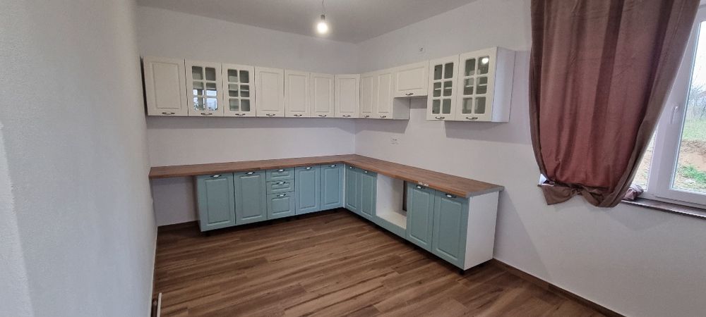 Mobila de bucatarie noua in forma L, SOFT CLOSE, Cuptor electric.