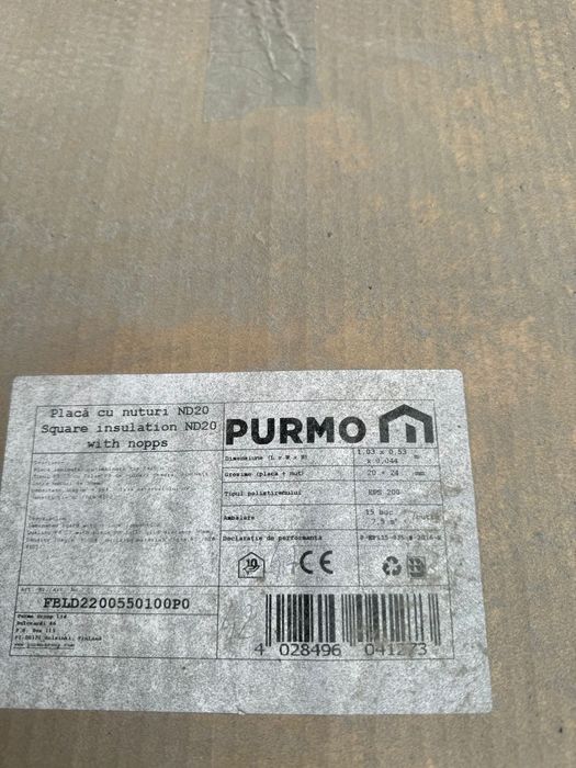 Vand plăci cu nuturi