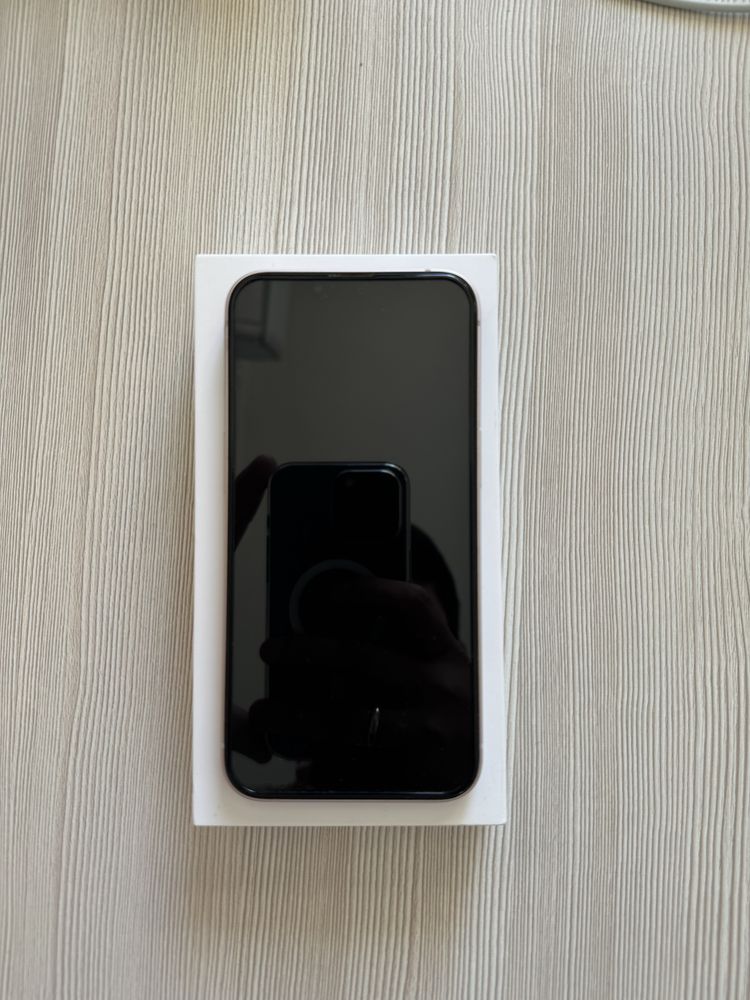 Продам iPhone 13 256gb