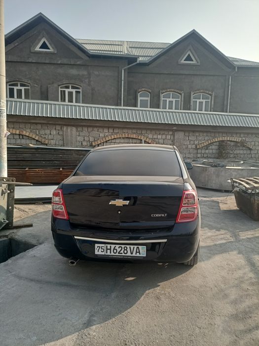 Cobalt moshinasi sotiladi