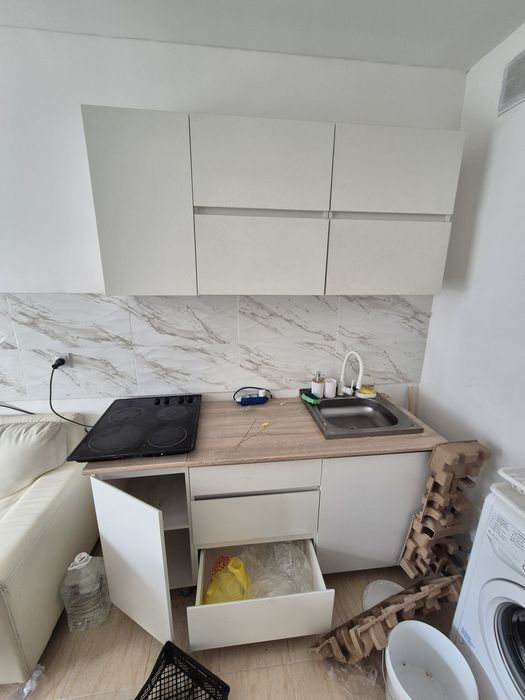 Продам белую кухню