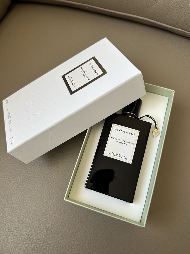 Парфюм Van Cleef and Arpels Moonlight Patchouli