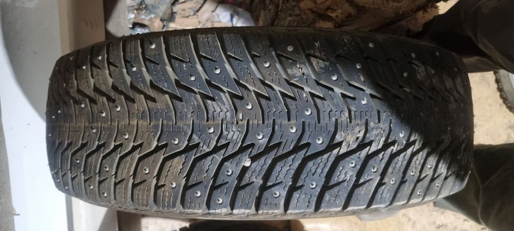 Продам резину на 16 на Ниву