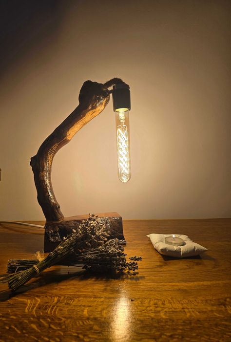 Lămpi din lemn masiv handmade – rustic, vintage, industrial