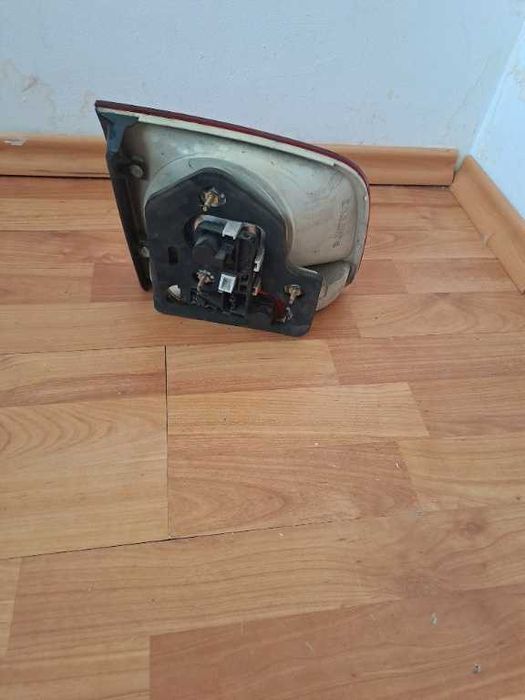 Stop dreapta pe haion VW Touareg 7L original