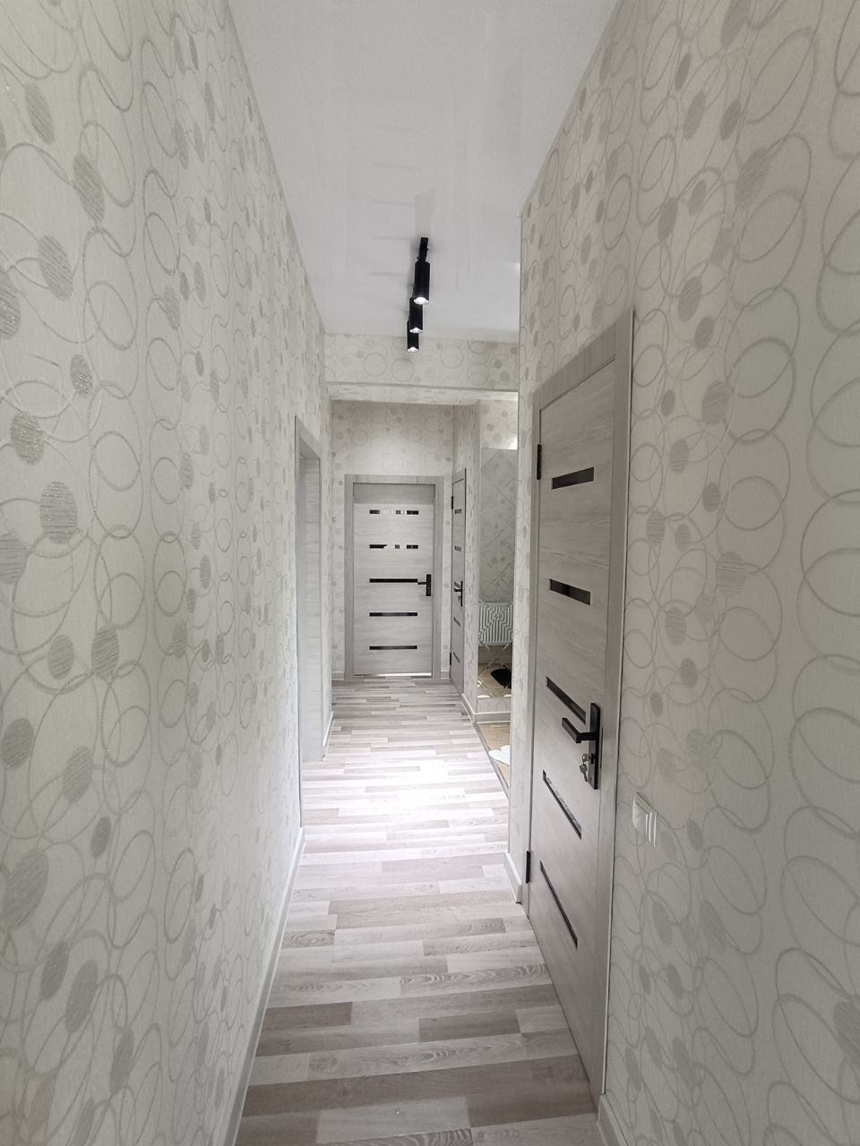 Квартира Срочна Сотилади 3-хона 5-этаж 80м²кв. Ор Горгаз Саодат Рестор