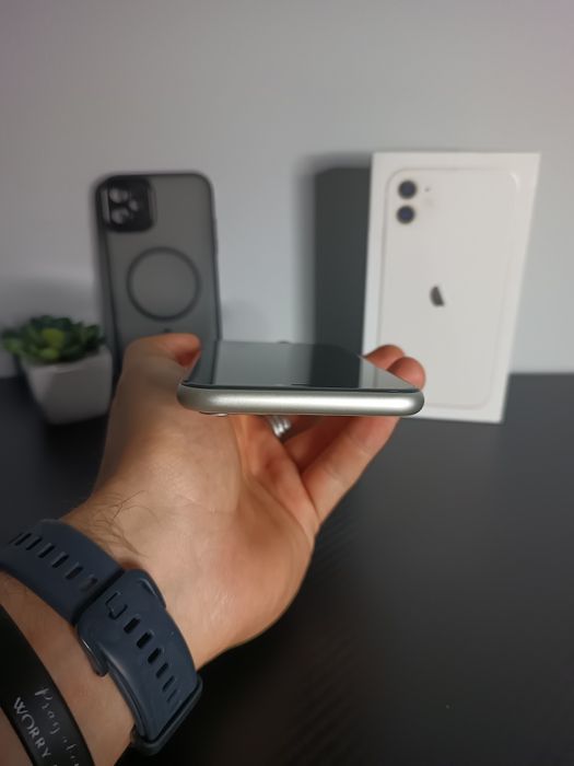 Apple iPhone 11, Silver - Ca nou!