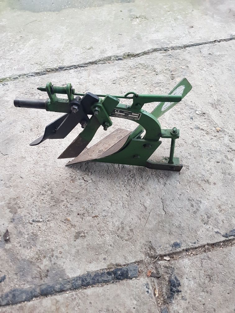 Plug mic dupa motocultor sau tractoras mic