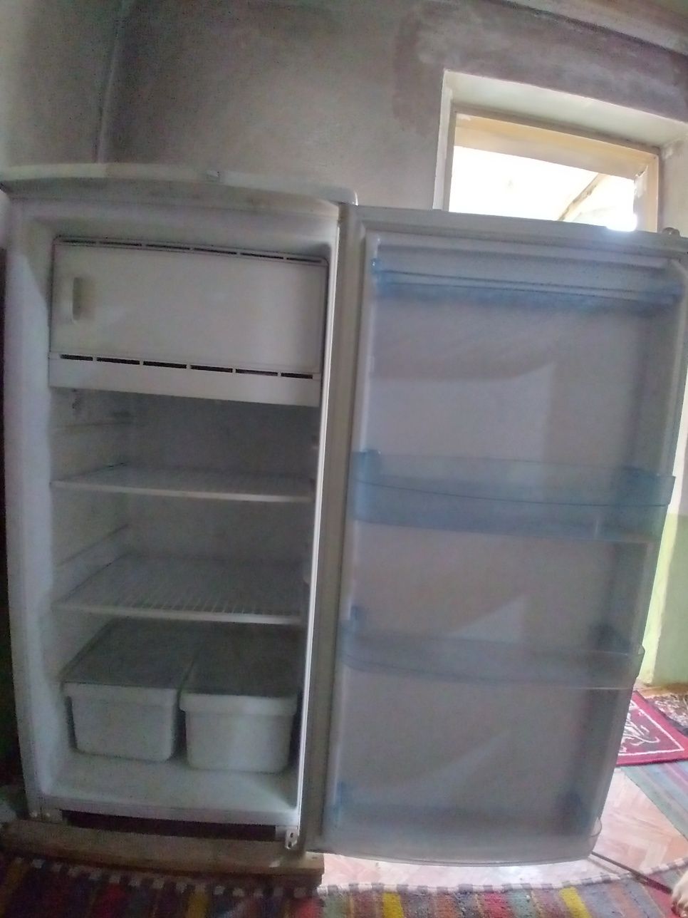 Бирюса muzlatgich sotiladi