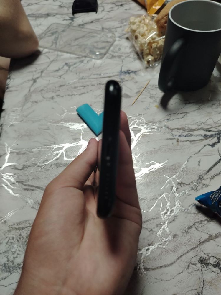 Продается Iphone Xr 128 gb 100% емкость Четки телфон pul kere arzoooon