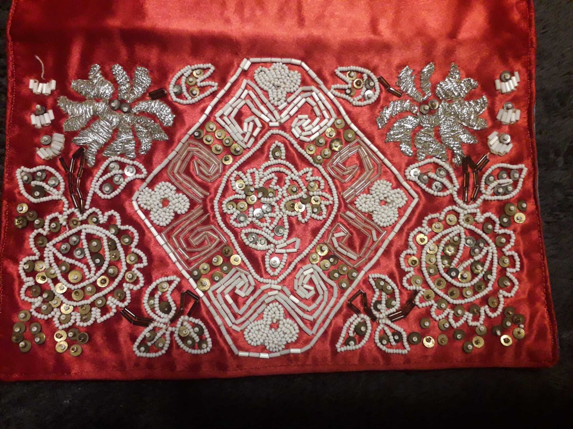 Material decorativ cusut de mână cu mărgele (2 buc.)