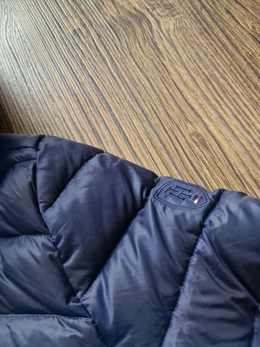 Страхотно дамско пухено яке TOMMY HILFIGER размер S