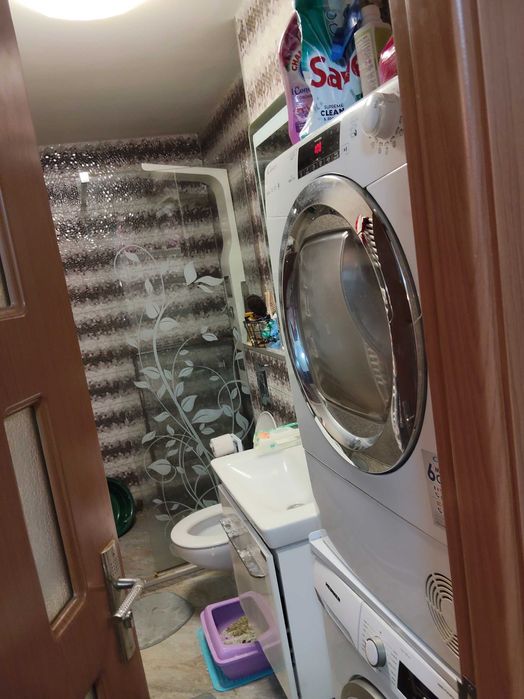 Vând apartament in Lupeni