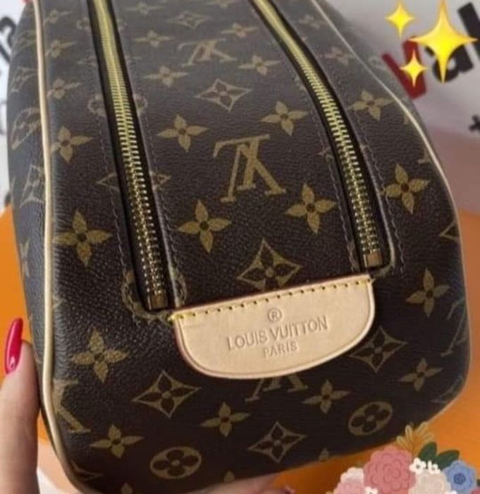 Borseta unisex/portfard, Louis Vuitton, new model, saculet, etichetă