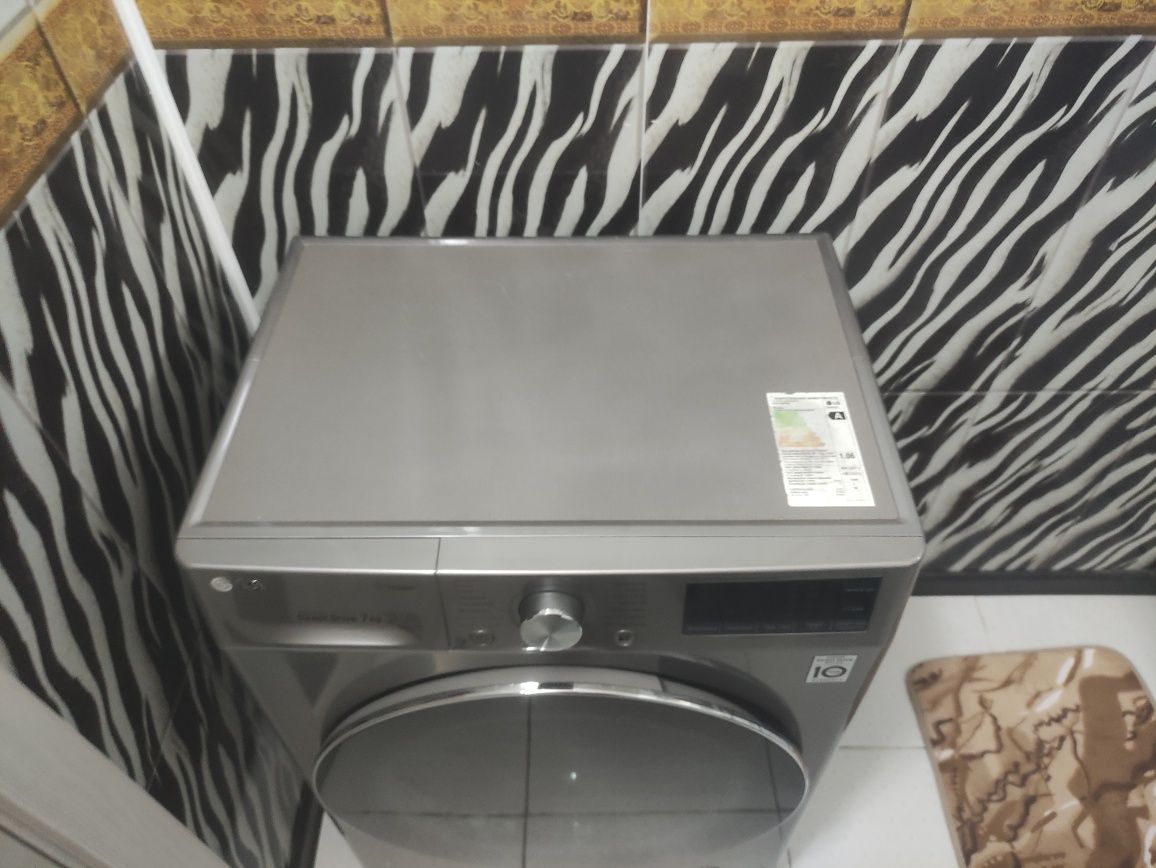 Продам стиральную машинку LG 7 кг в отличном состоянии