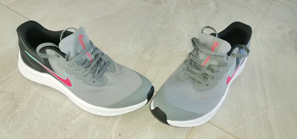 Adidași Nike noi nr 40