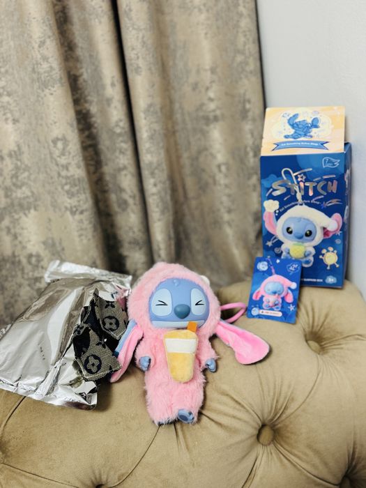 Labubu Stitch canta si lumineaza Miniso Disney