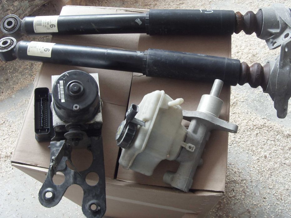 Авточасти и аксесоари за Пежо  и Голф 5