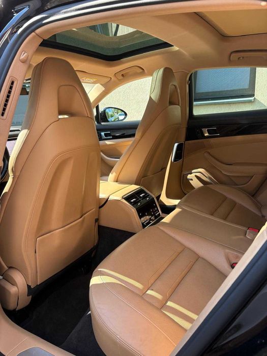 Porsche Panamera 4E 330 cp TVA deductibil