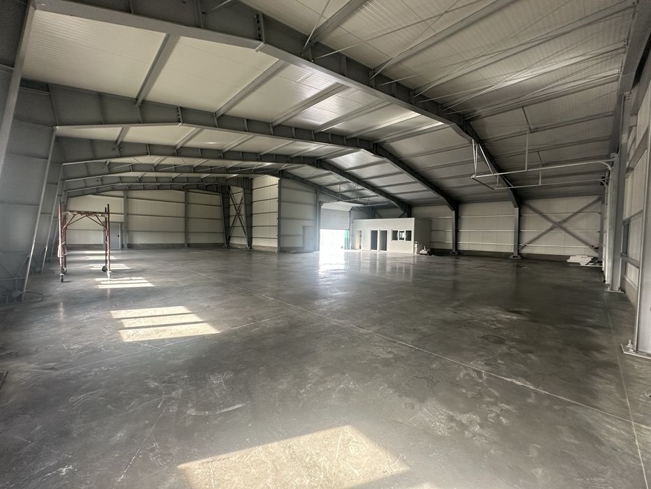 Persoana juridica inchiriaza depozit 580 mp cu platforma betonata 1200