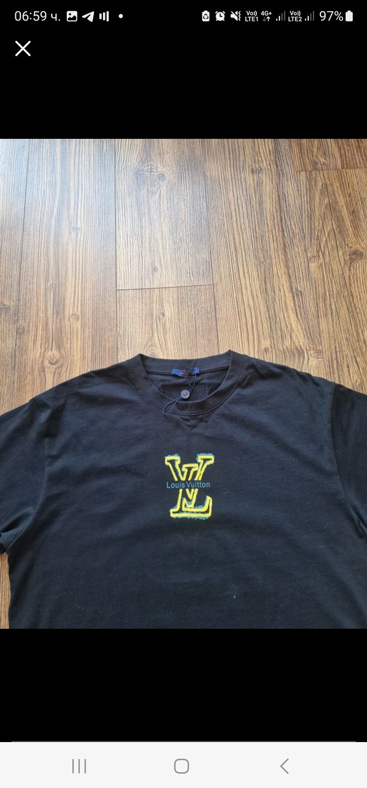 Страхотна мъжка тениска  LOUIS VUITTON размер 2XL / XL