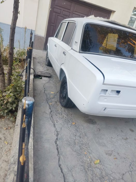 Vaz 21011 kuzov sotiladi