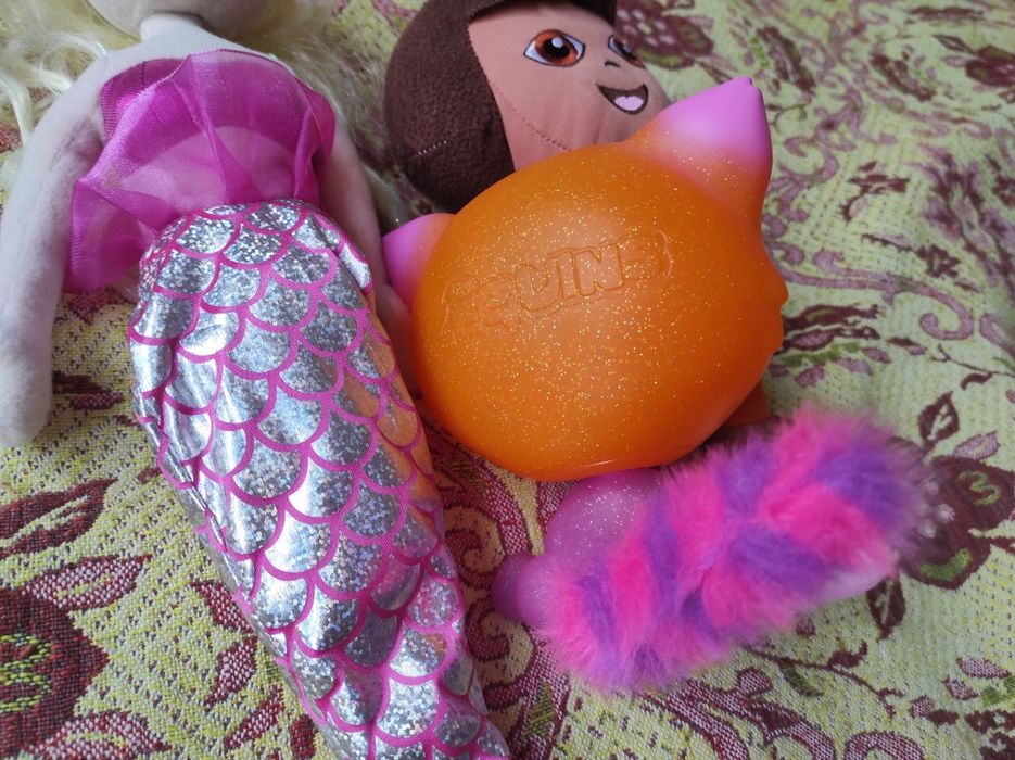 Продавам коте Zequins, русалка и Дора